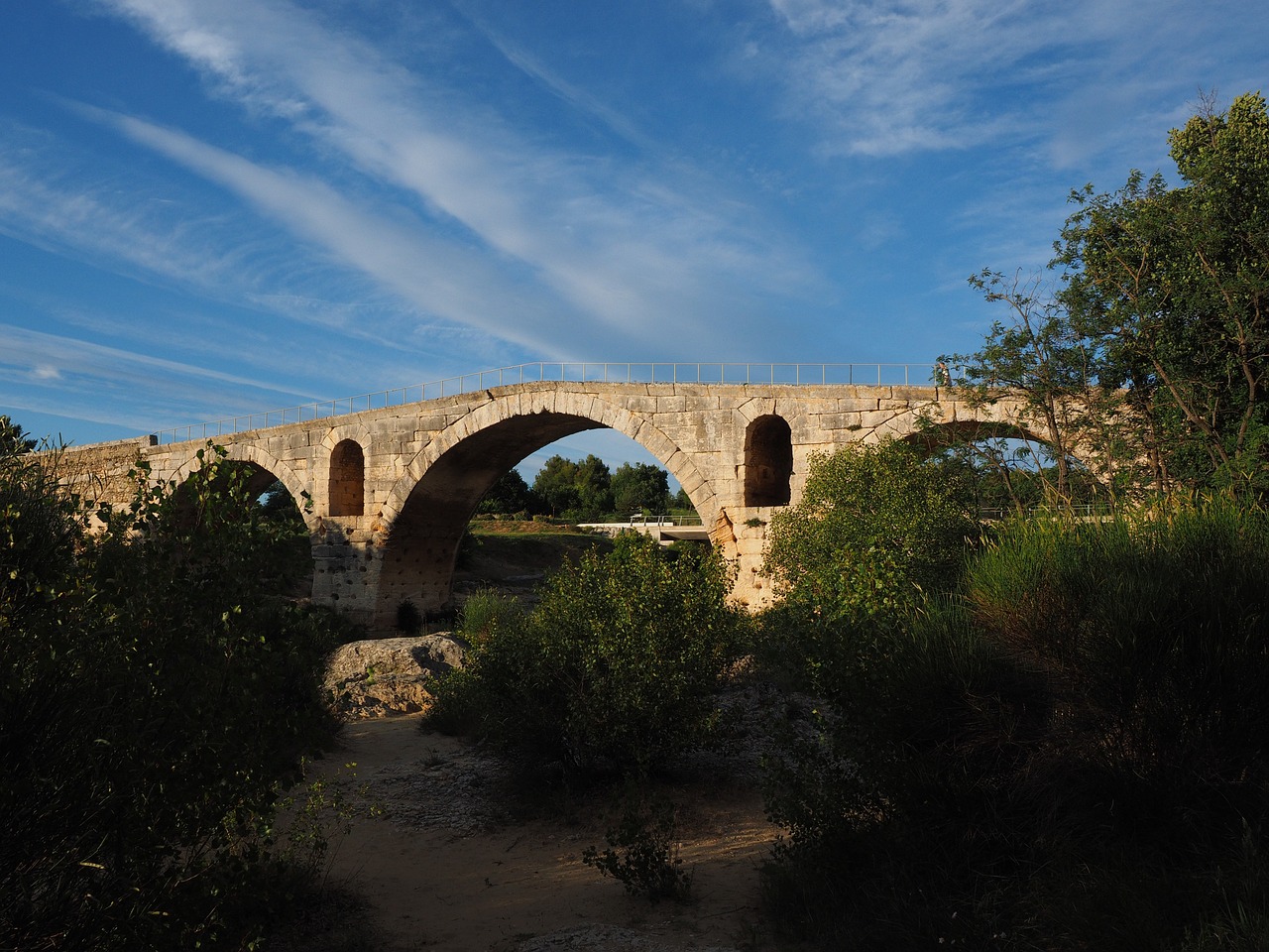 Pont Julien, Tiltas, Romėnų Akmens Arkos Tiltas, Akmens Arkos Tiltas, Romėnų, Pastatas, Architektūra, Provence, France, Calavon