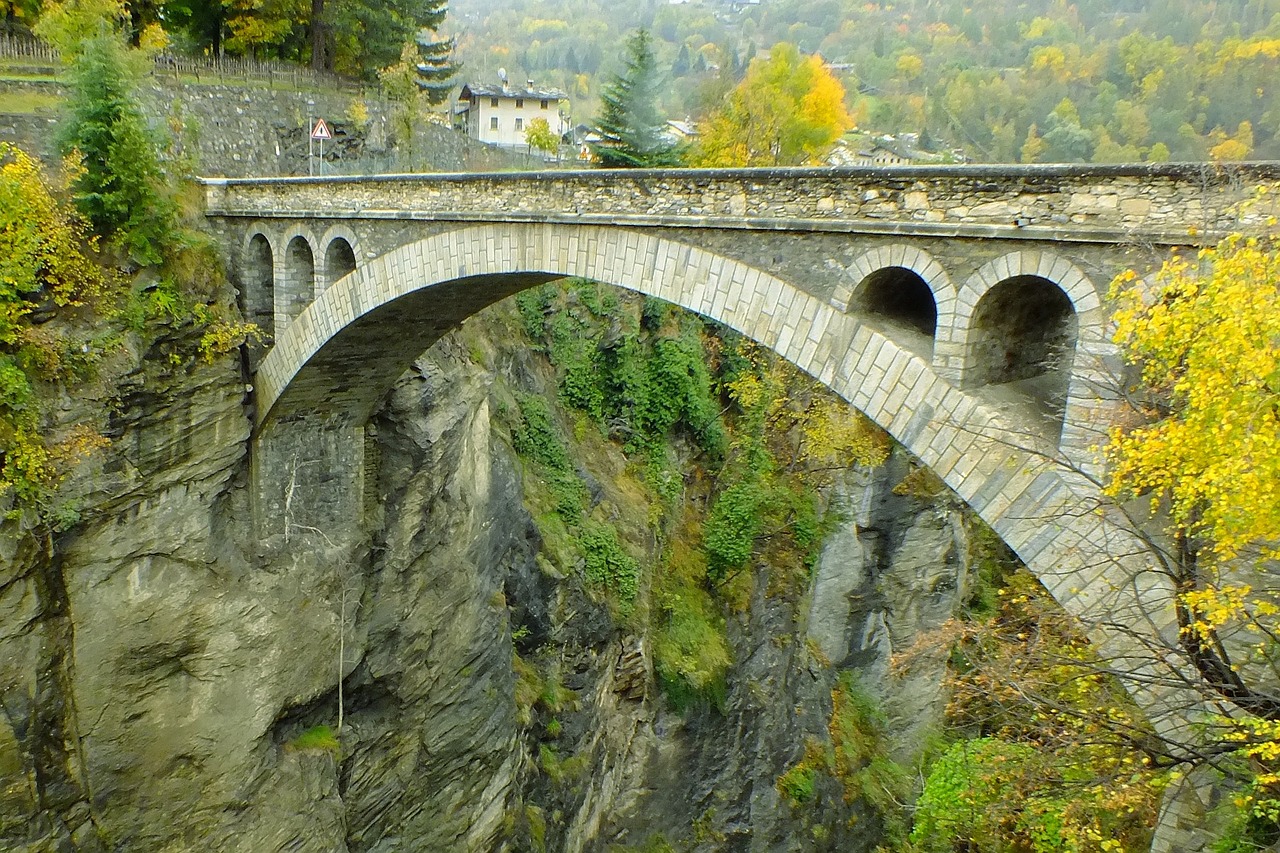 Ponte Di Intro, Italijos Savivaldybė, Bergdorf, Aosta Slėnis, Ruduo, Spalio Mėn, Nemokamos Nuotraukos,  Nemokama Licenzija