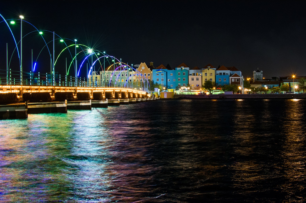 Pontjesbrug, Tiltas, Žibintai, Vanduo, Uostas, Lentynas, Pastatai, Architektūra, Naktis, Tamsi