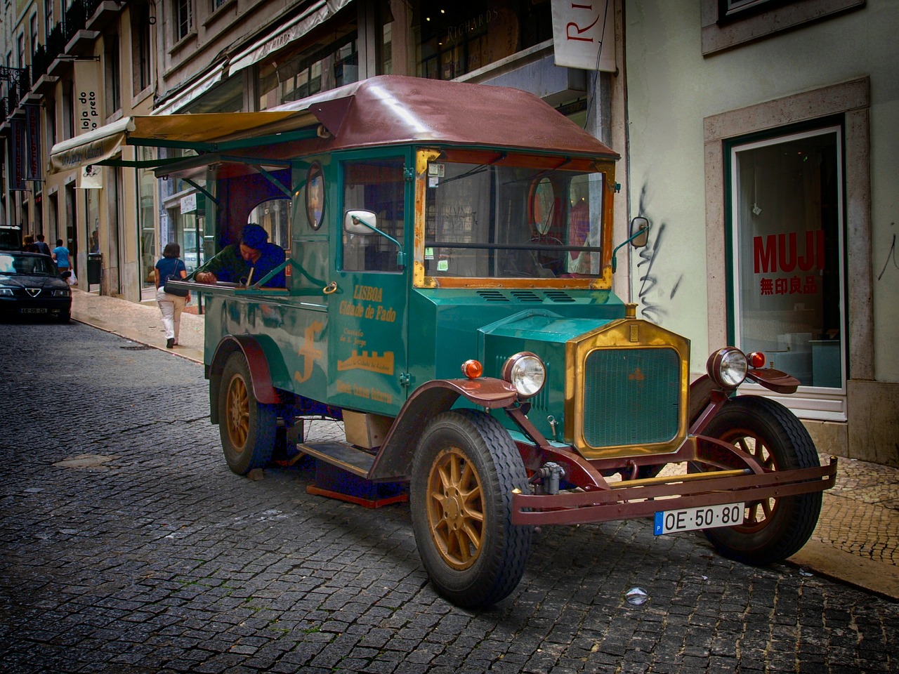 Portugal, Sunkvežimis, Transporto Priemonė, Gabenimas, Gatvė, Pastatai, Oldster, Senovinis, Klasikinis, Vintage