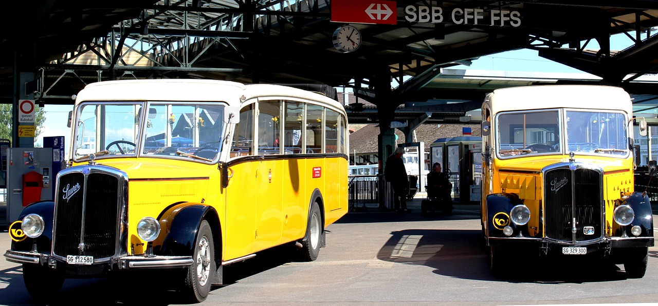 Po Automobiliu, Oldtimer, Rūgštis, Dyzelinas, Autobusas, Traukinių Stotis, Romanshorn, Šveicarija, Nemokamos Nuotraukos,  Nemokama Licenzija