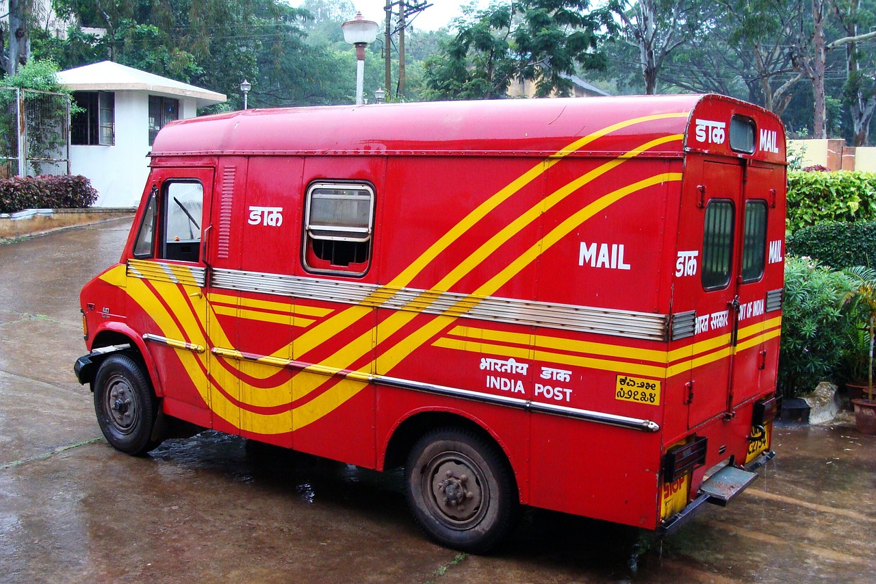 Pašto Van, Raudona, Paštas Sunkvežimis, Indijos Postas, Dharwad, Indija, Pašto Dėžutė Raudona, Nemokamos Nuotraukos,  Nemokama Licenzija