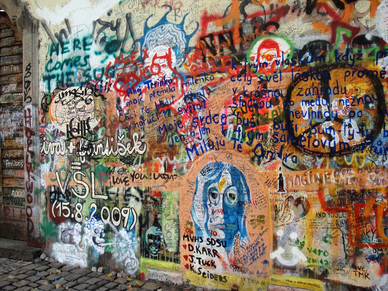 Prague, Grafiti, Džonas Lenonas, Jonas Lenonas Siena, Siena, Fjeras, Gatvės Menas, Spalvinga, Sienų Menas, Taika
