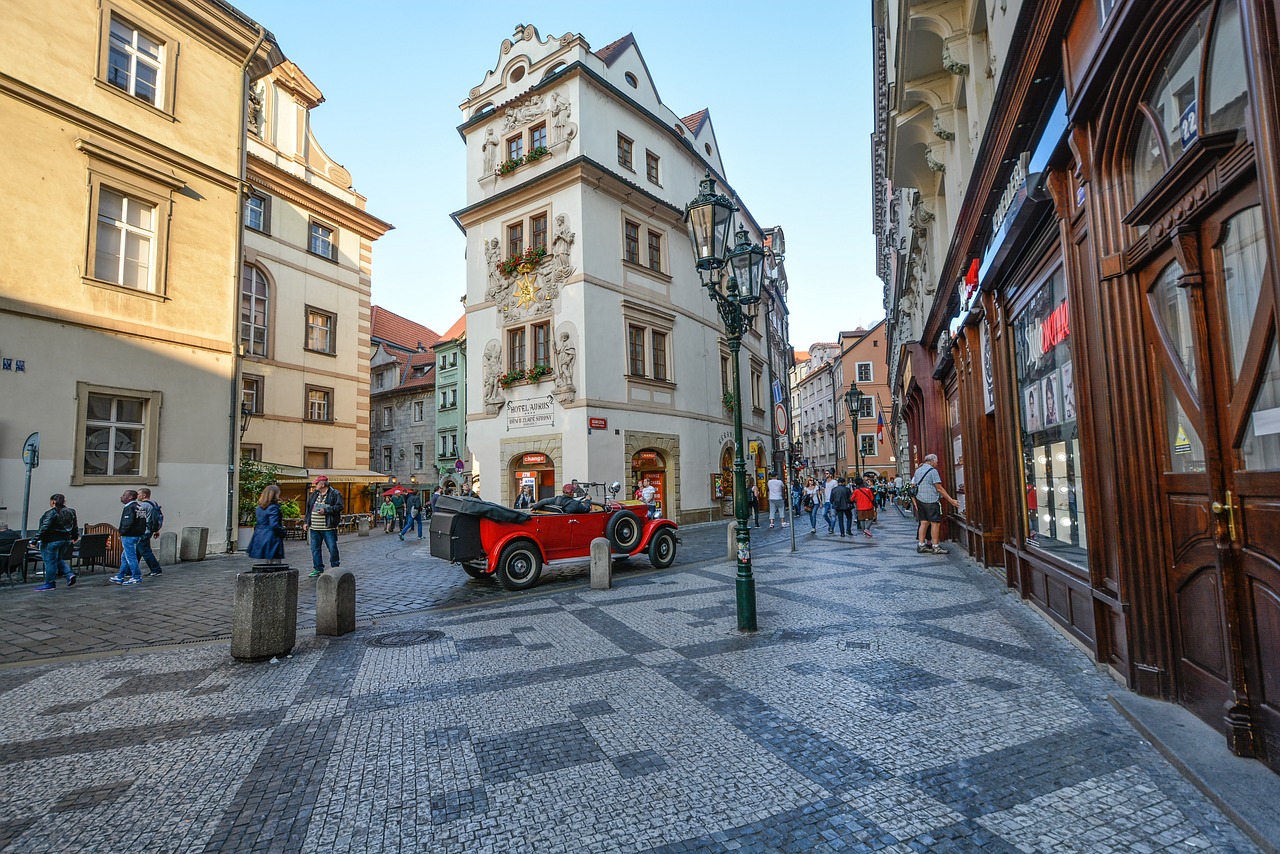 Prague, Senamiestis, Stare Maestro, Senovinis Automobilis, Čekų, Miestas, Orientyras, Raudona, Turistinis, Istorinis