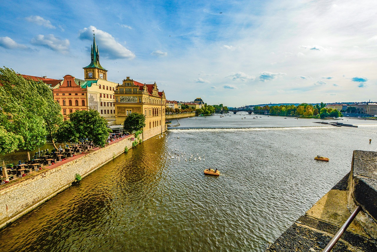 Prague, Upė, Valtys, Dangus, Burlentė, Gulbės, Čekų, Vanduo, Praha, Architektūra