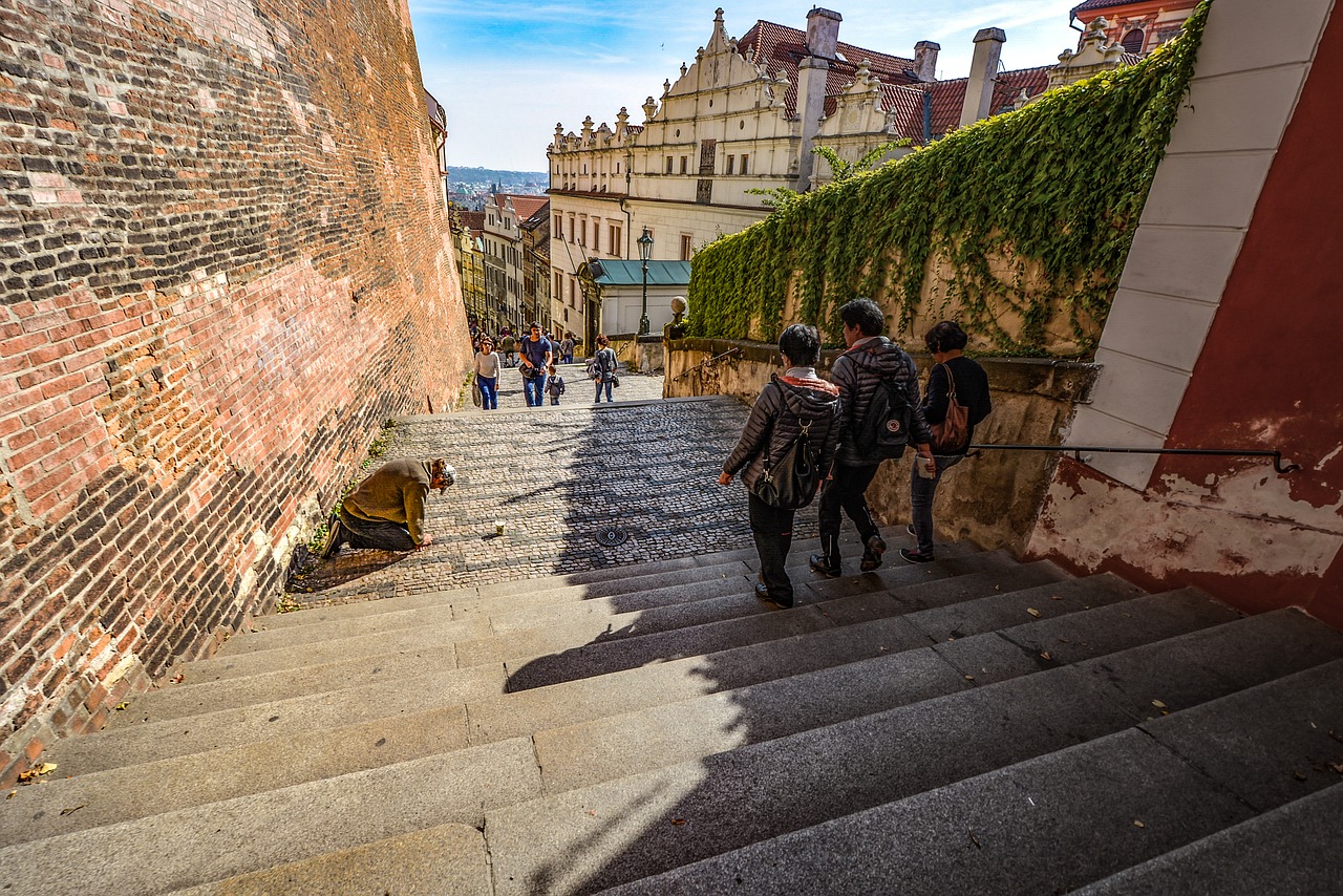 Prague, Elgeta, Laiptai, Žingsniai, Laiptai, Turistinis, Miestas, Nedarbas, Vargšas, Skurdas