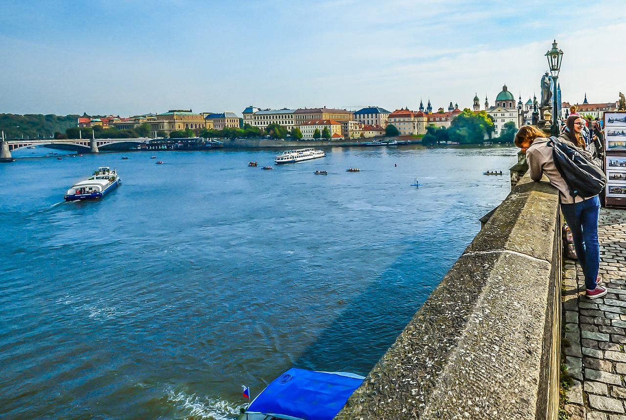 Prague, Tiltas, Čekų, Turizmas, Valtys, Kelionė, Jaunas, Vyras, Studentas, Vltava