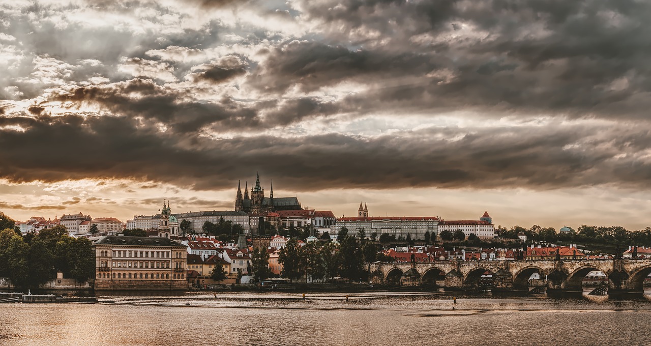 Praha,  Čekijos Respublika,  Miestas,  Architektūra,  Upė,  Charles Tiltas,  Turizmas,  Moldova,  Panorama,  Tiltas