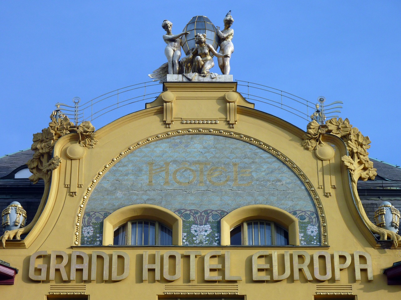 Prague, Didysis Viešbutis Europa, Pastatas, Viešbutis, Wenceslas Aikštė, Architektūra, Fasadas, Namai, Įmirkęs Istorijoje, Art Nouveau