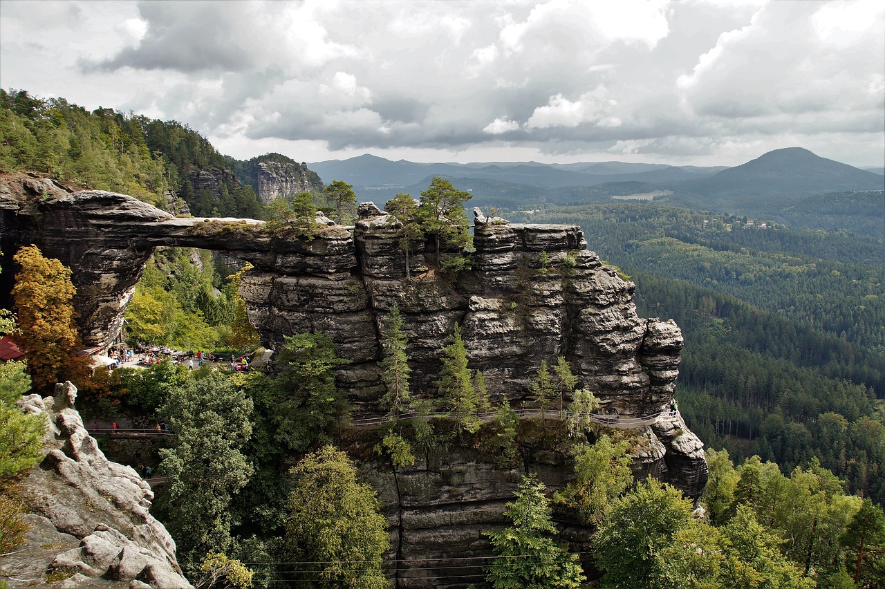 Pravcice Vartai, Čekijos Šveicarija, Hřensko, Čekijos Respublika, Smiltainio Uolienos, Turizmas, Panorama, Smiltainio Formacijos, Smiltainis, Vaizdas