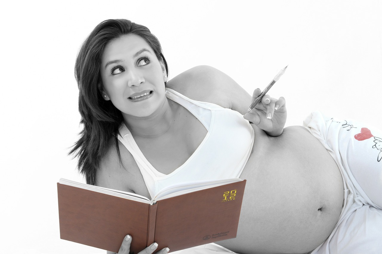 Nėščia, Mama, Moterys, Motina, Knyga, Nemokamos Nuotraukos,  Nemokama Licenzija