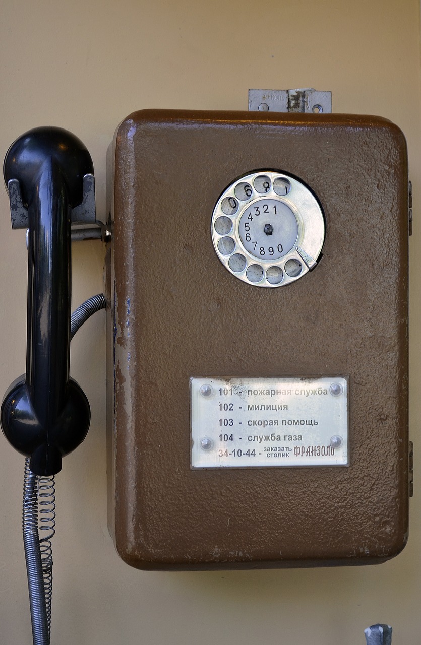 Viešasis Telefonas, Telefonas, Vintage, Senas, Vamzdis, Diskas, Stalas, Smėlio Spalvos, Ruda, Skambinti