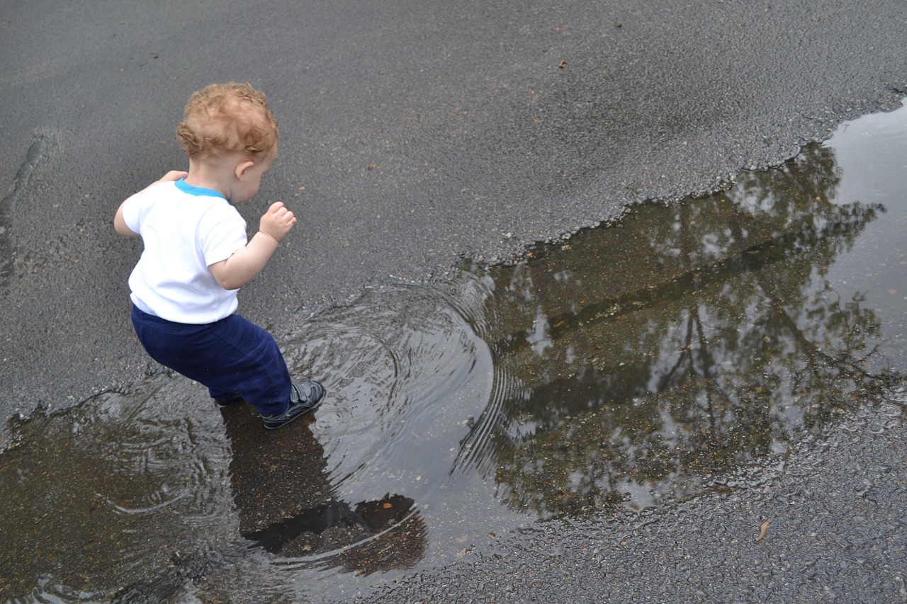 Puddles, Vaikas, Vaikas, Vanduo, Linksma, Gamta, Pavasaris, Lietus, Laimingas, Parkas