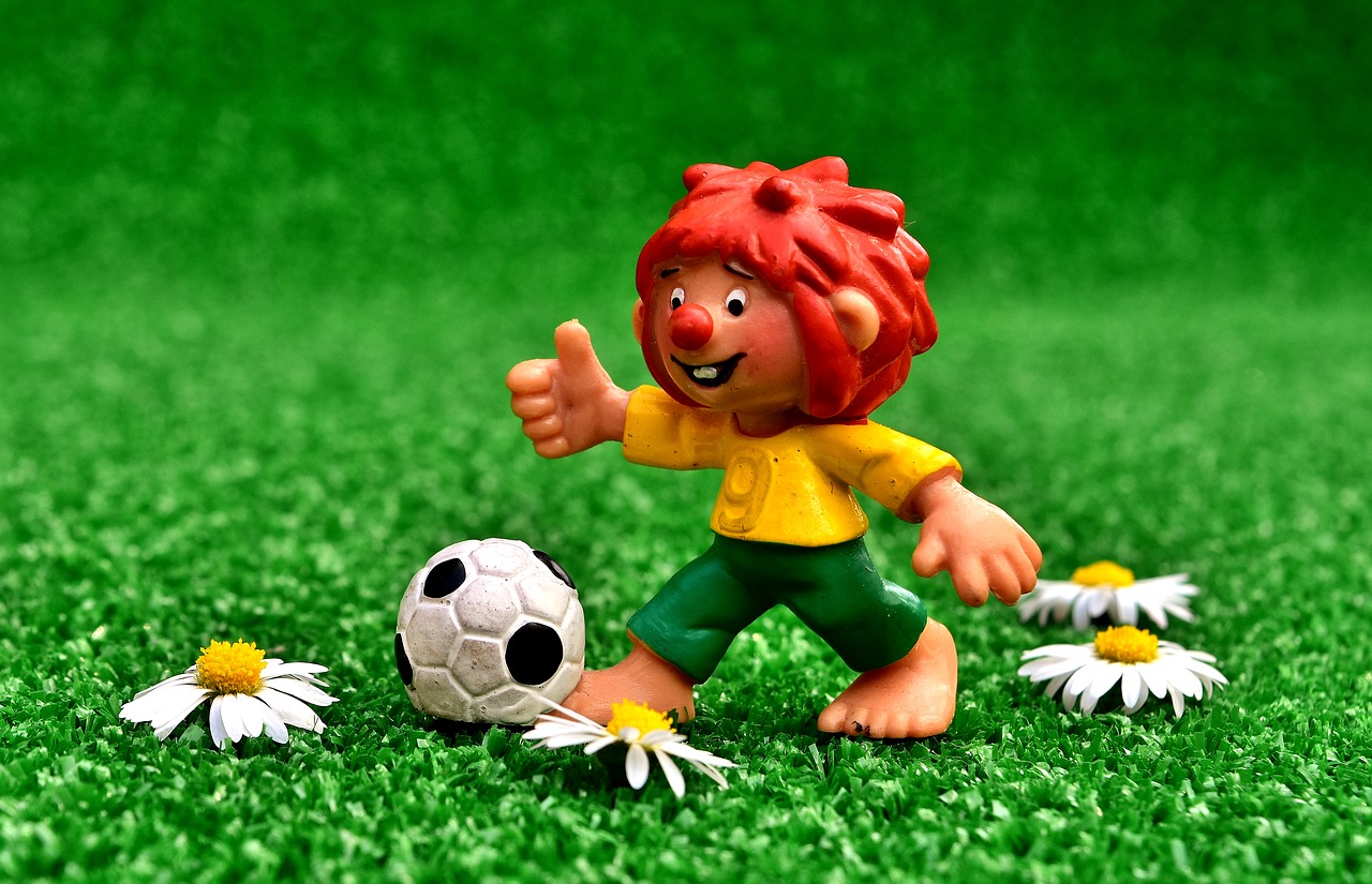 Pumuckl, Figūra, Mielas, Futbolas, Juokinga, Vaikai, Žaislai, Linksma, Raudoni Plaukai, Nemokamos Nuotraukos