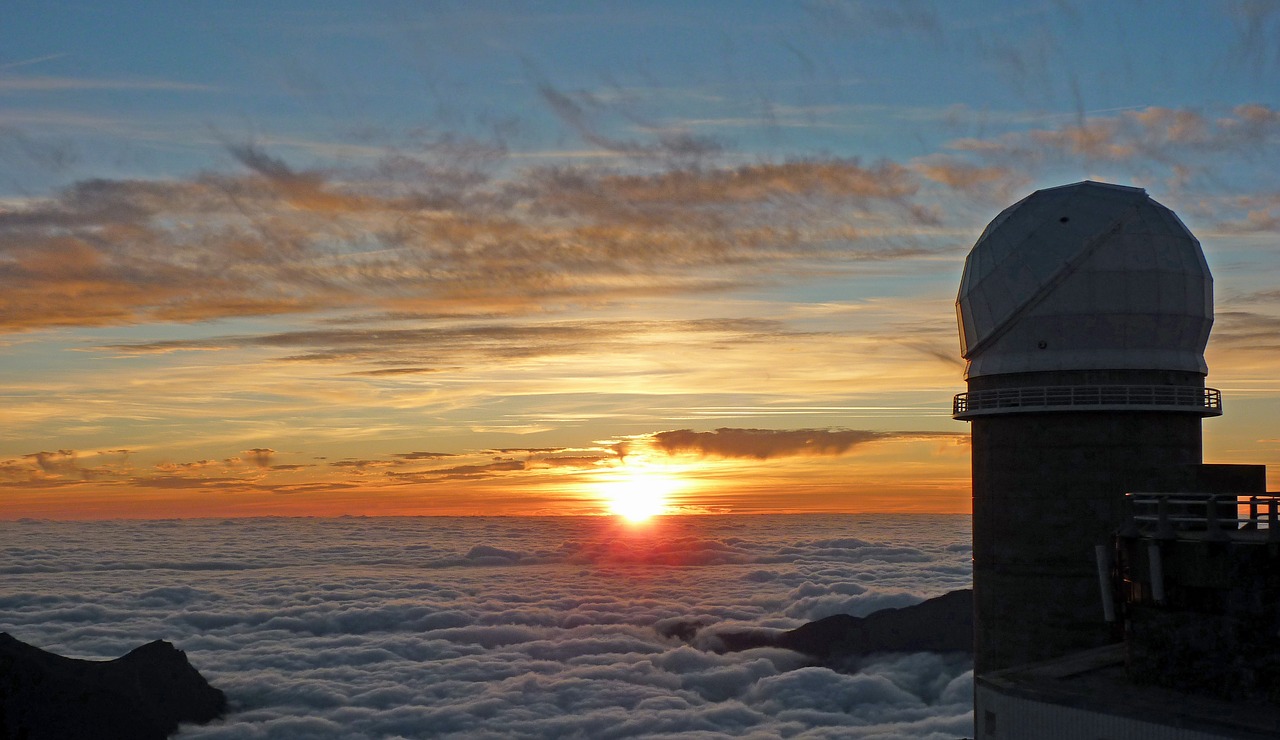 Pyrénées, Pietų Viršūnė, Aukštas Kalnas, Aukščiausiojo Lygio Susitikimas, Kalnas, Debesys, Vaizdas Iš Viršaus, Vaizdas, France, Observatorija