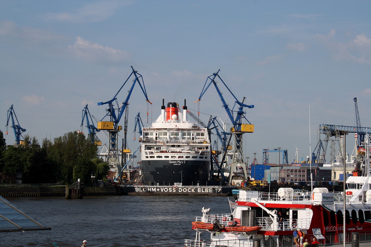 Karalienė Mary 2, Uostas, Laivas, Kruizas, Kruizinis Laivas, Motorlaivis, Hamburgas, Laivų Statykla, Uosto Kranai, Prieplauka
