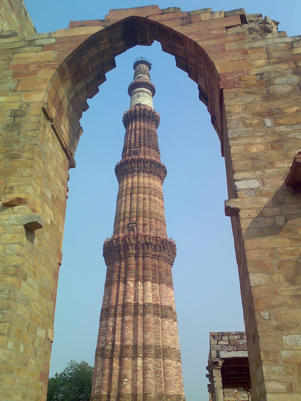 Qutub Minar, Indija, Minaretas, Bokštas, Architektūra, Orientyras, Mečetė, Dangus, Mėlynas, Žinomas