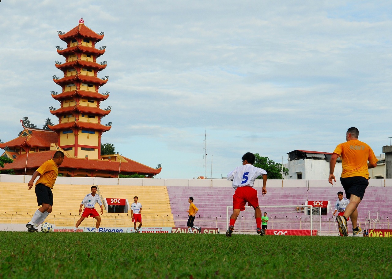 Quy Nhon, Vietnamas, Pastatas, Futbolas, Futbolas, Laukas, Žaidėjai, Varzybos, Dangus, Debesys