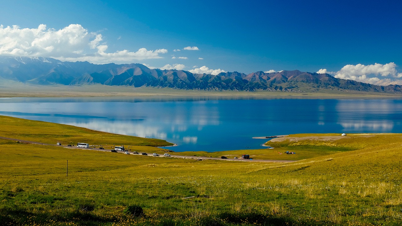 Lenktynes ​​Su Ežeru, Sailimo Ežeras, Xinjiang, Laukinės Gėlės, Kraštovaizdis, Nemokamos Nuotraukos,  Nemokama Licenzija