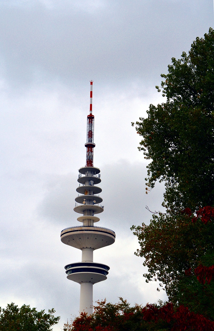 Tv Bokštas, Heinrich-Hertz-Turm, Pastatas, Bokštas, Aukštas, Orientyras, Miestas, Architektūra, Šiuolaikiška, Debesys