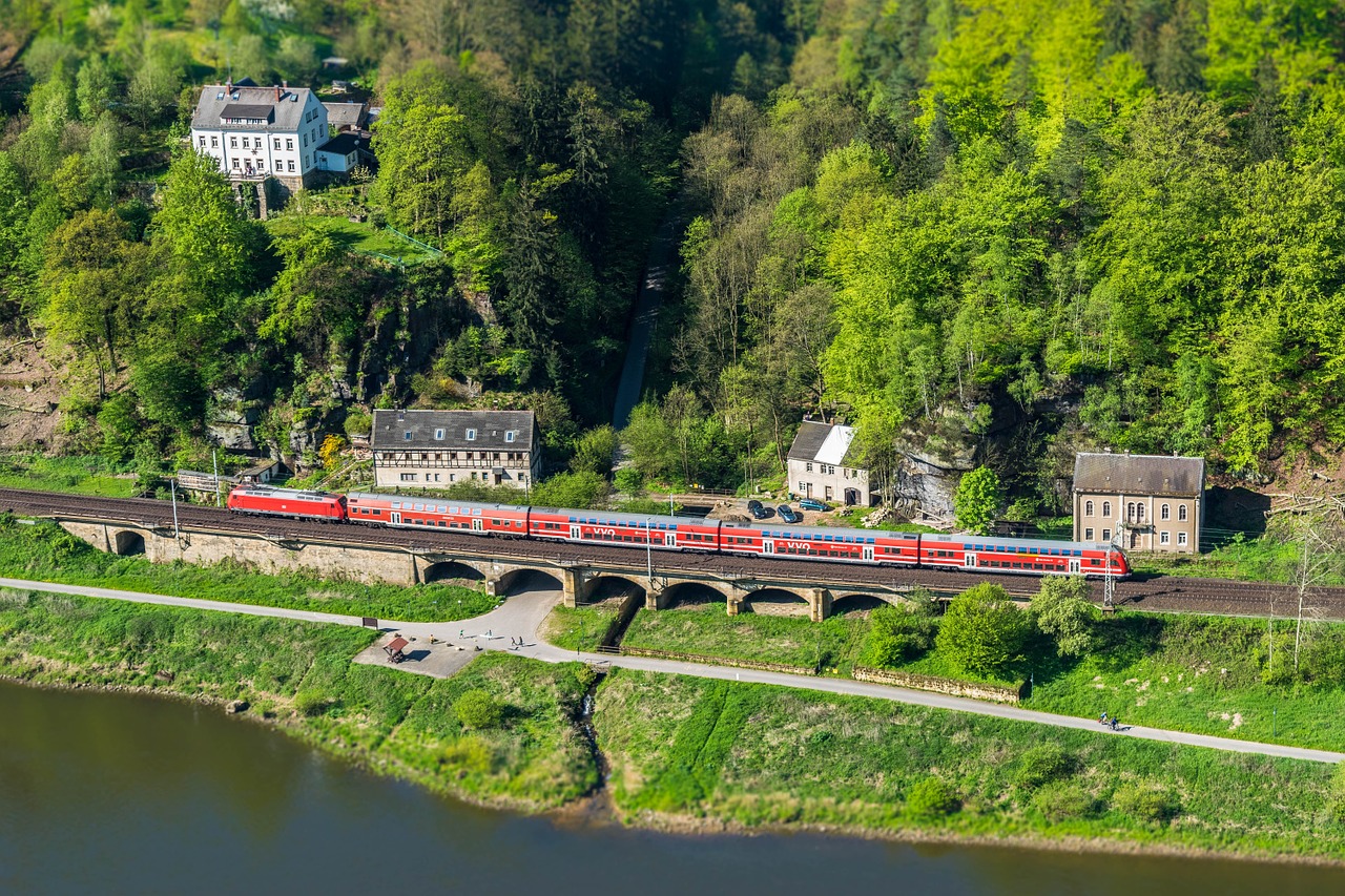 Geležinkelis, Elbe, Viadukas, Miniatiūrinė, Tiltas, Saksonijos Šveicarija, Traukinys, Doppelstockzug, Kelionė, Šventė