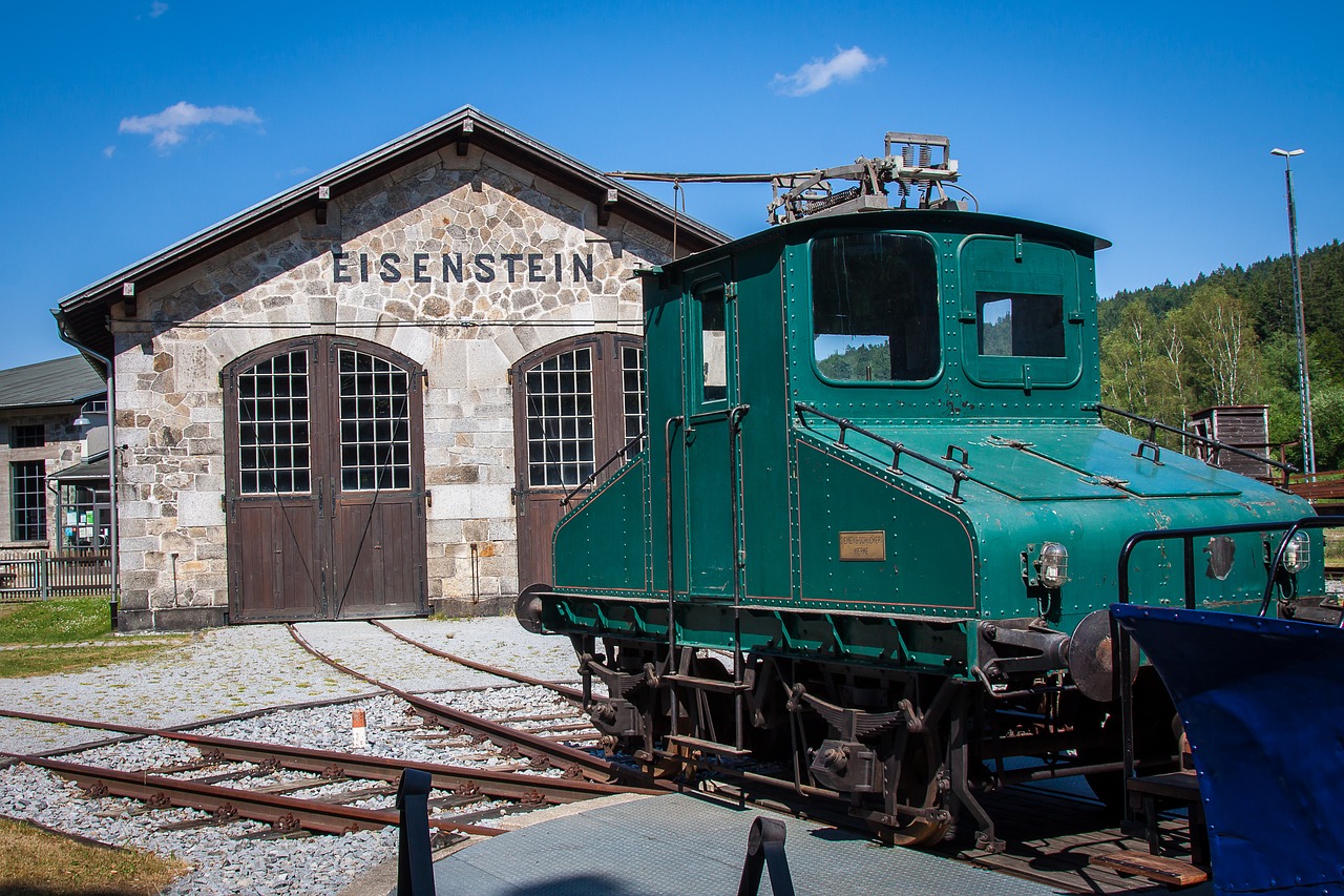 Geležinkelis, Loco, Krokodilas, Lokomotyvas, Traukinys, Geležinkelių Transportas, Senas Lokomotyvas, Eisenstein, Nemokamos Nuotraukos,  Nemokama Licenzija