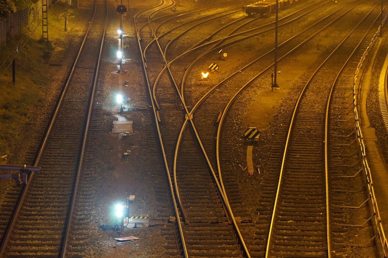 Geležinkelio,  Geležinkelių,  Traukinys,  Keliø,  Geležinkelis,  Geležinkelių Eismo,  Maršrutas,  Transportas,  Traukinių Stotis,  Geležinkelio Bėgiai