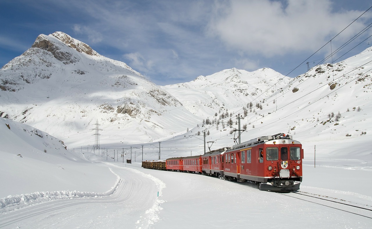 Geležinkelis, Bernina Geležinkelis, Lagalb, Bernina, Žiema, Traukinys, Elektrinis Lokomotyvas, Lokomotyvas, Sniegas, Kalnų Geležinkelis