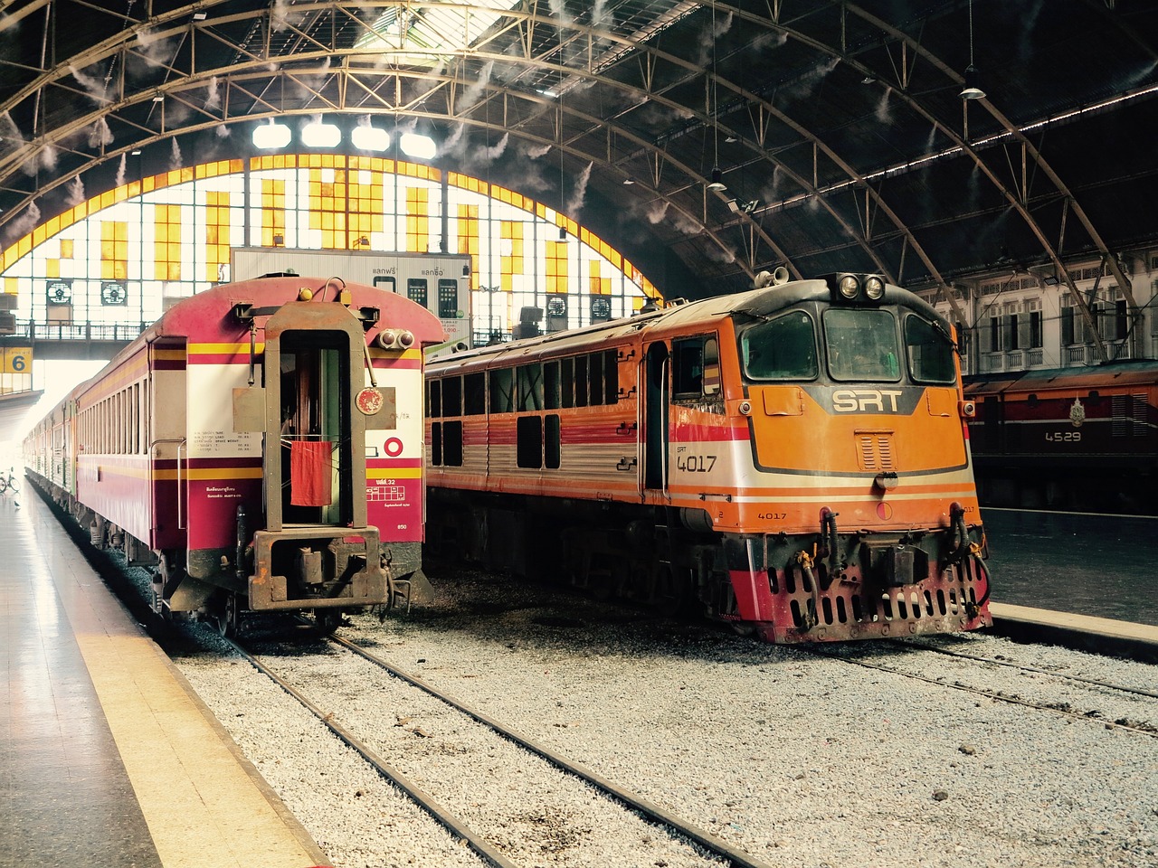 Traukinių Stotis, Bangkokas, Traukinys, Gleise, Atrodė, Geležinkelis, Transportas, Platforma, Geležinkelio Bėgiai, Lokomotyvas