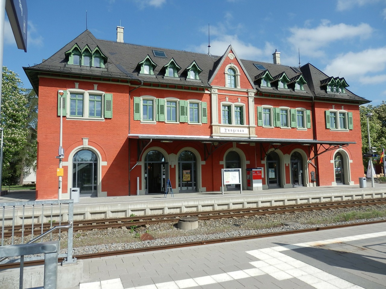 Traukinių Stotis, Geležinkelis, Platforma, Trasa, Traukinys, Pastatas, Geležinkelio Bėgiai, Atrodė, Langenau, Baden Württemberg
