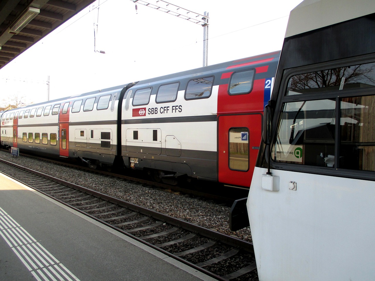 Traukinių Stotis, Tarpmiestiniai, Regioninis Traukinys, Platforma, Gleise, Pertraukos Taškas, Amriswil, Thurgau, Šveicarija, Nemokamos Nuotraukos
