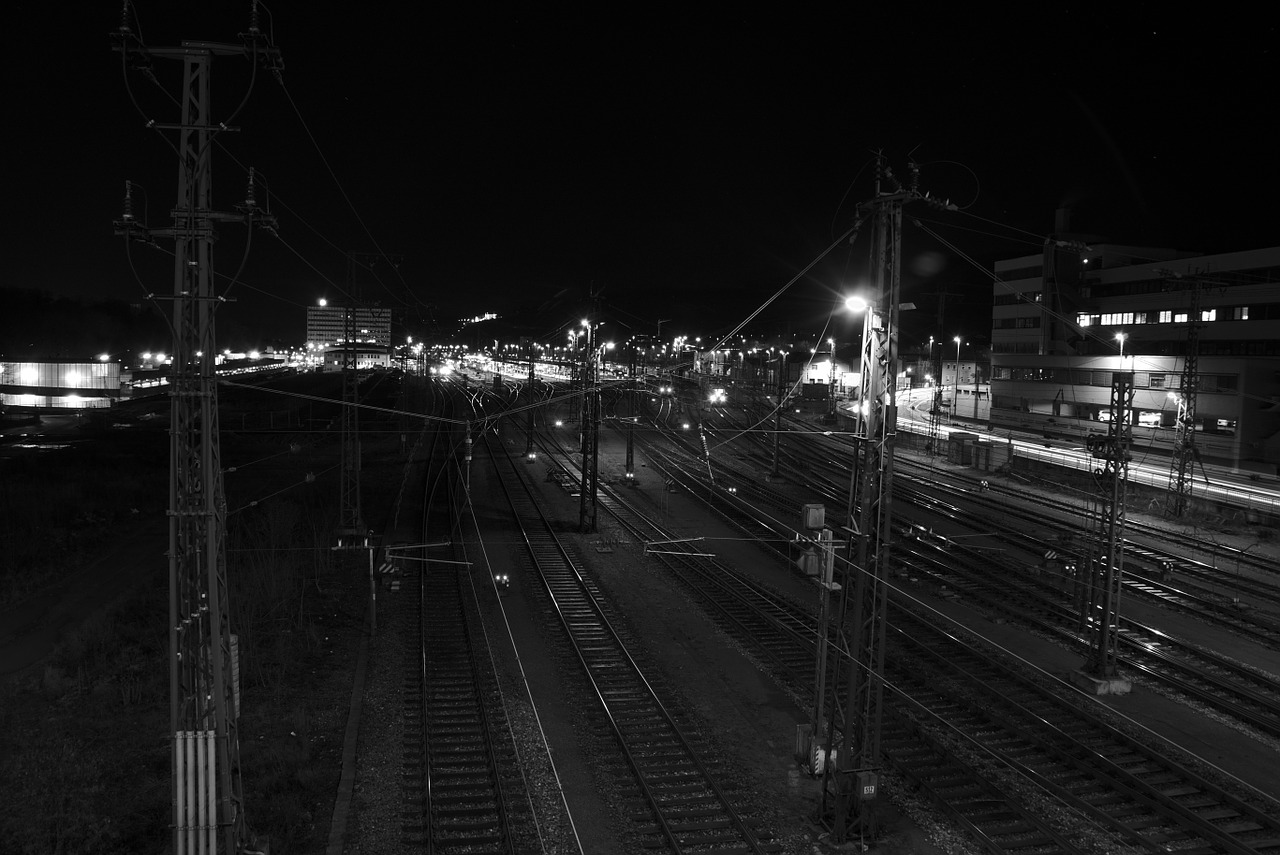 Traukinių Stotis, Gleise, Naktis, Atrodė, Geležinkelis, Würzburg, Nemokamos Nuotraukos,  Nemokama Licenzija
