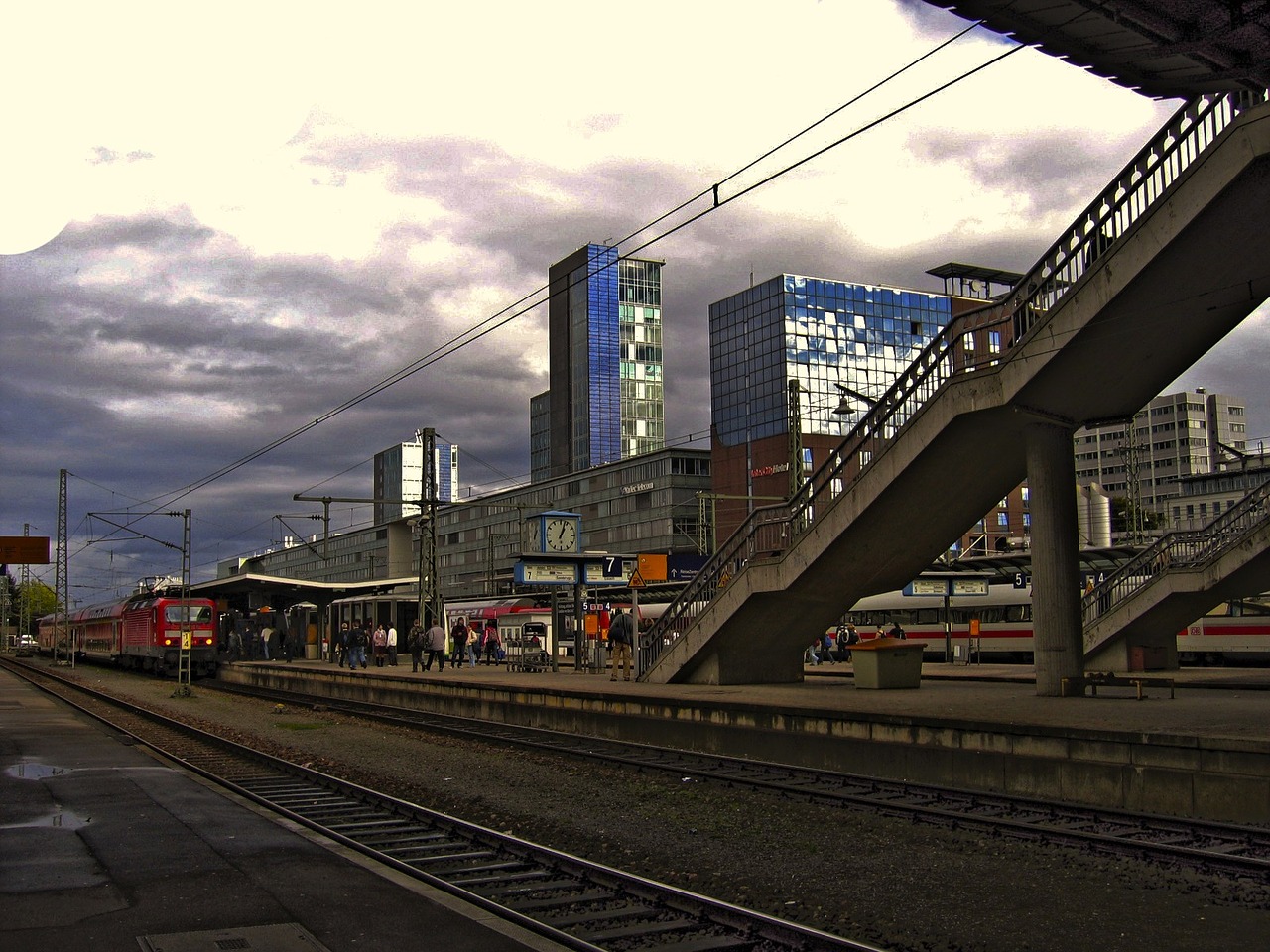 Traukinių Stotis, Traukinys, Traukiniai, Freiburgas, Vokietija, Juodasis Miškas, Dangoraižis, Atrodė, Laiptai, Hdr