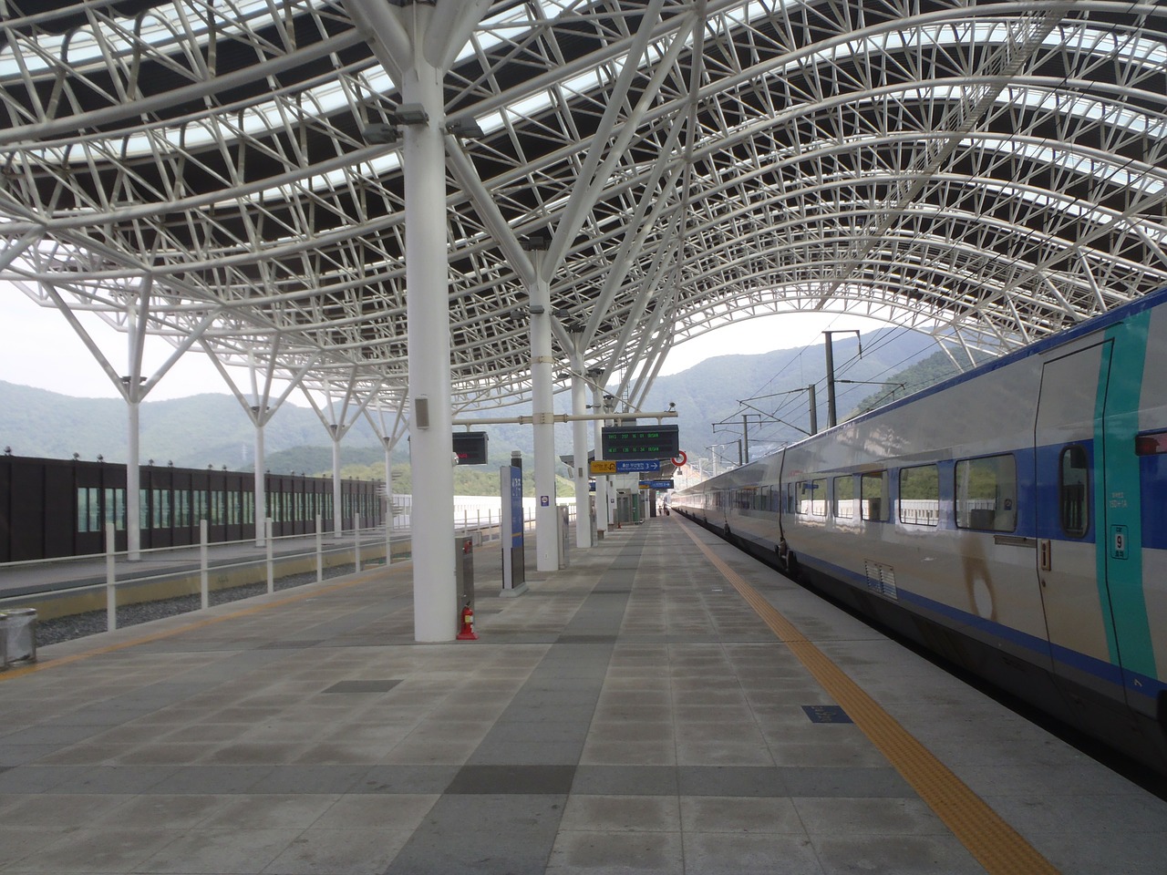 Traukinių Stotis, Korėja, Platforma, Traukinys, Geležinkelis, Ktx, Nemokamos Nuotraukos,  Nemokama Licenzija