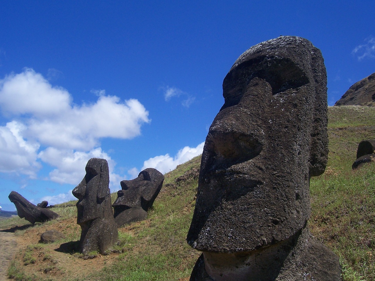 Rapa Nui, Moai, Velykų Sala, Čile, Kelionė, Dangus, Debesys, Kraštovaizdis, Gamta, Mėlynas