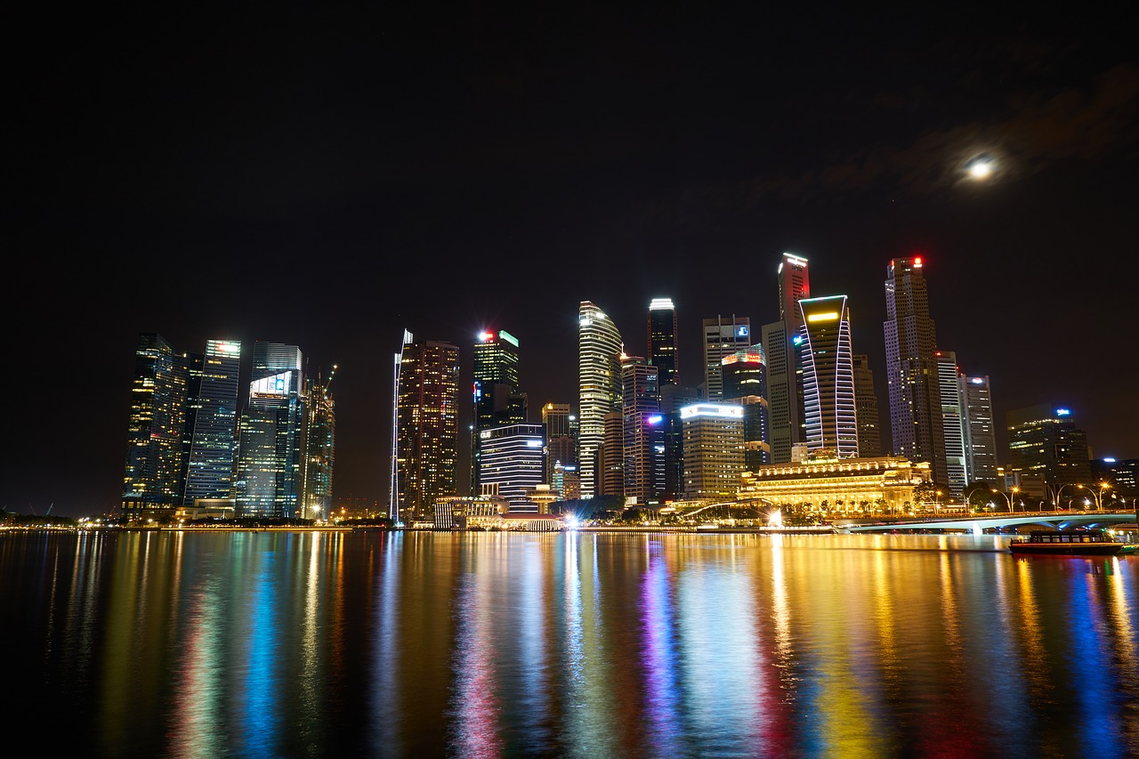 Atspindys, Darbas, Viešbutis, Asian, Singapūras, Aukštas, Dangoraižis, Gražus, Miesto, Architektūra