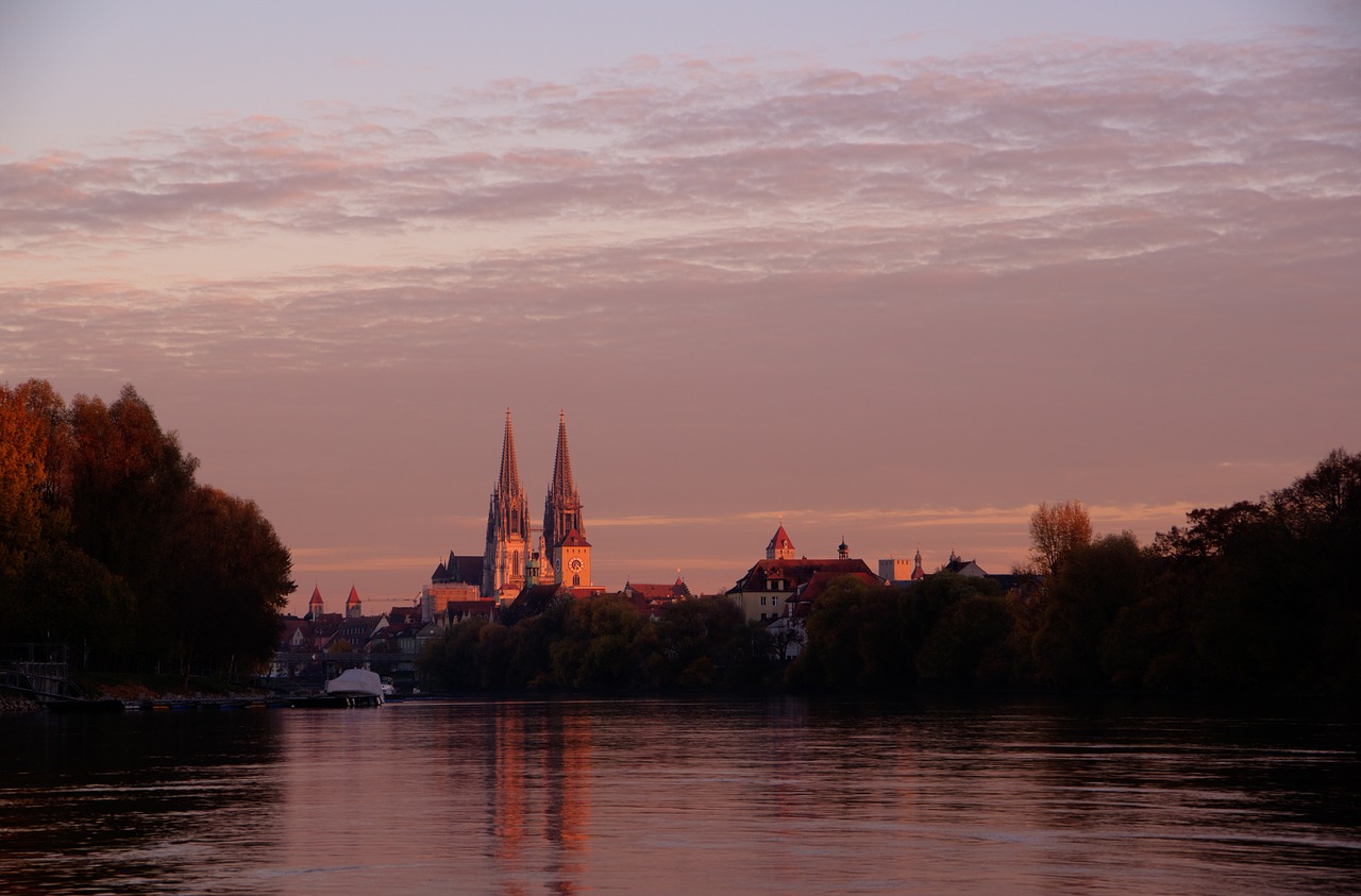 Regensburgas, Afterglow, Vakarinis Dangus, Vanduo, Danube, Saulėlydis, Abendstimmung, Debesys, Vakaras, Miestas