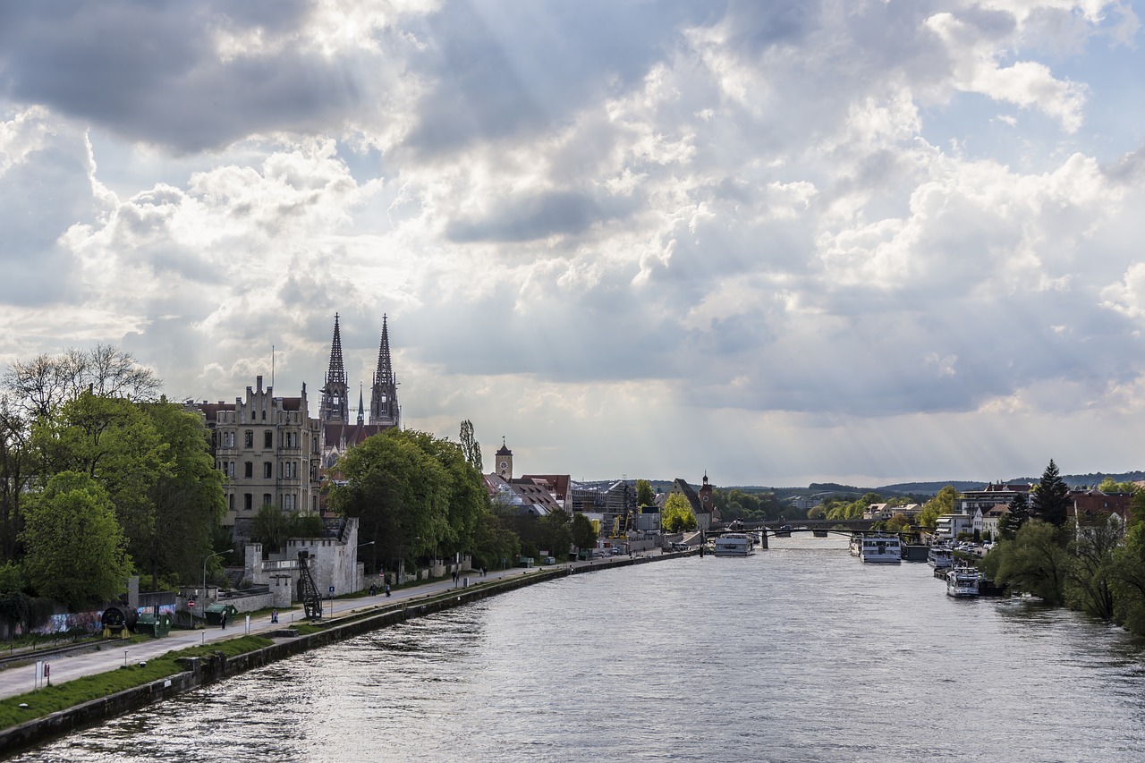 Regensburgas, Dom, Panorama, Danube, Dangus, Saulės Spindulys, Bažnyčia, Vokietija, Bavarija, Architektūra