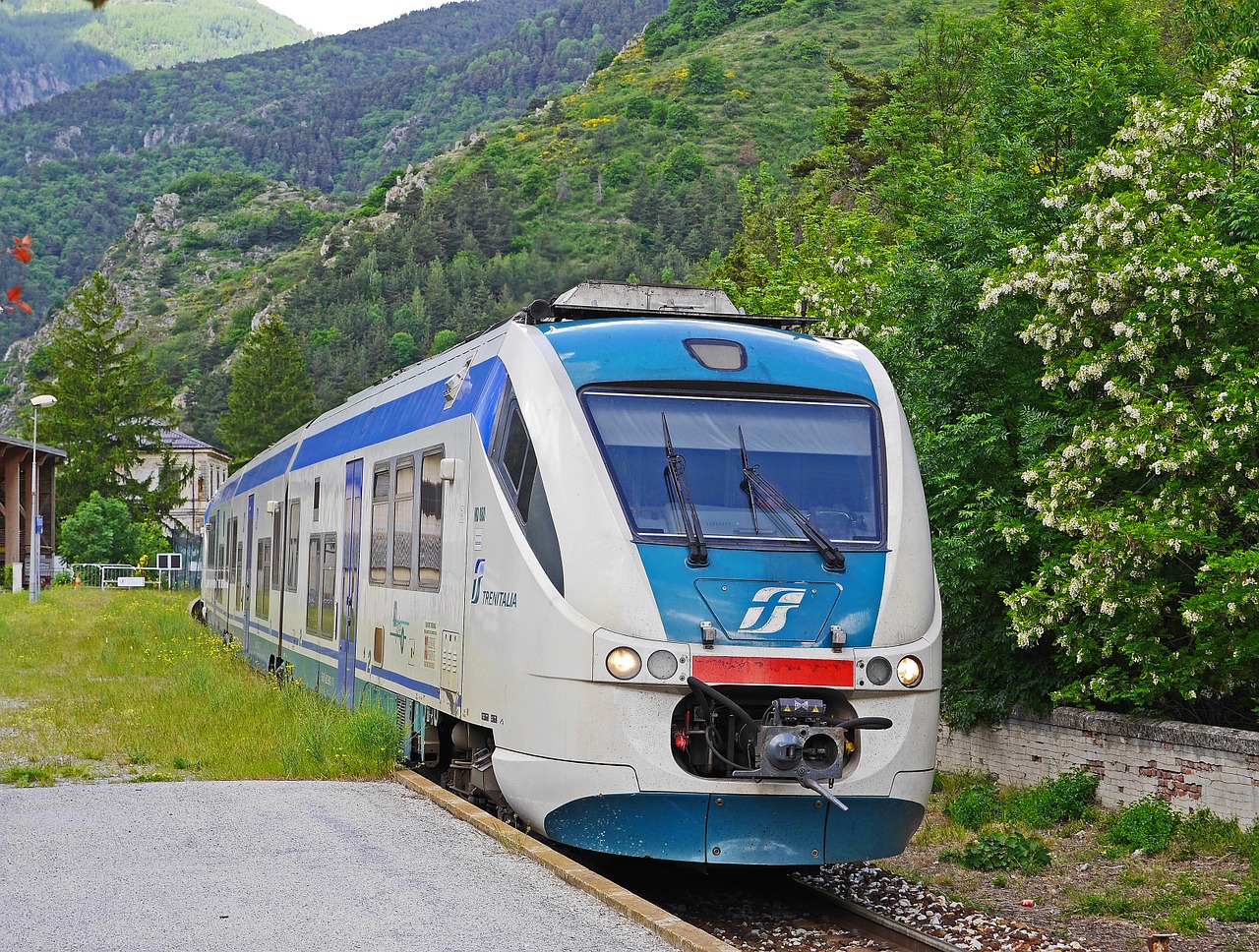 Regioninis Traukinys, Geležinkelio Automobiliai, Trenitalija, La Brigue, Traukinių Stotis, Platforma, Tarpinis, Kalnų Geležinkelis, Ventimiglia, Cuneo