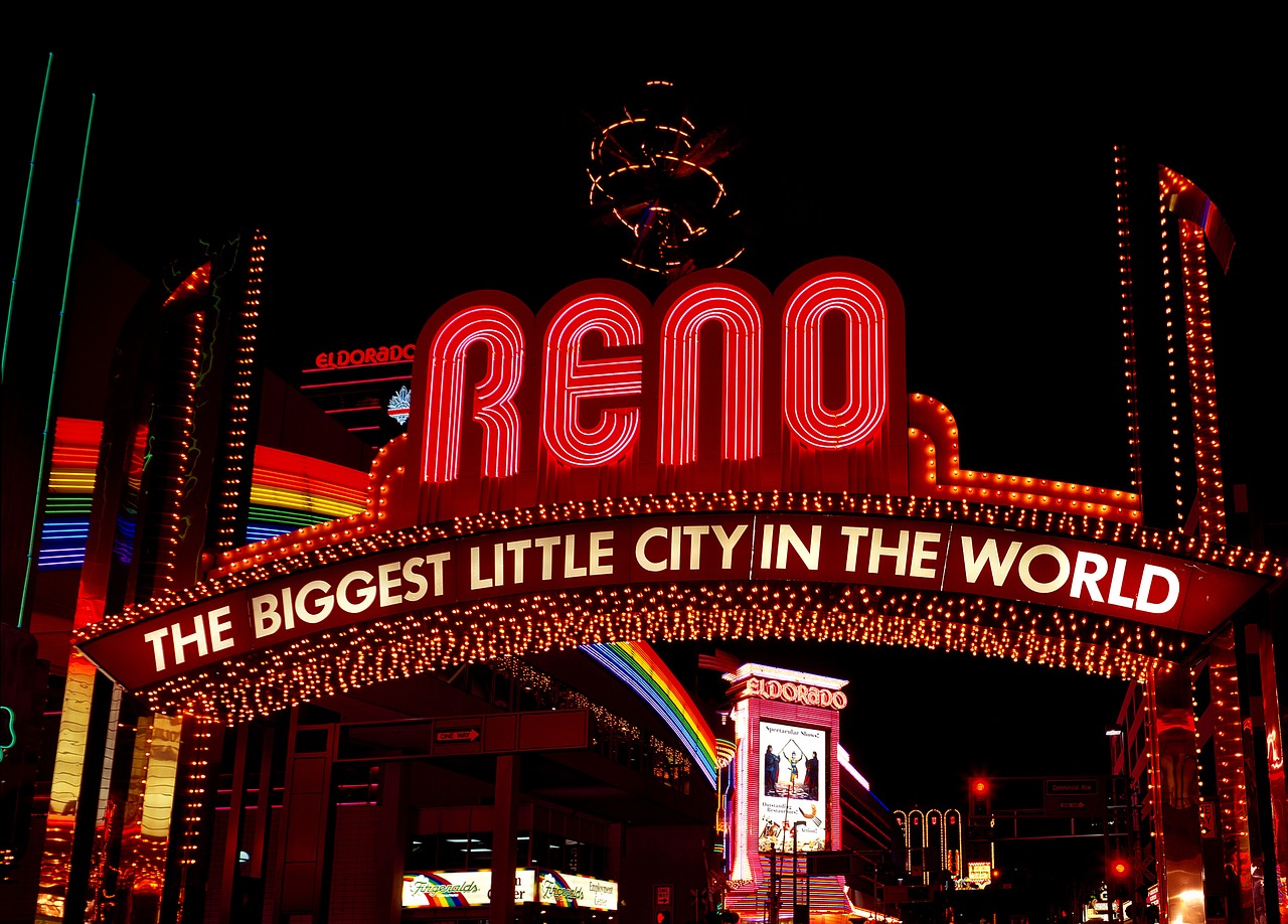 Reno, Nevada, Miestas, Miesto, Ženklas, Neonas, Žibintai, Šviesus, Naktis, Vakaras