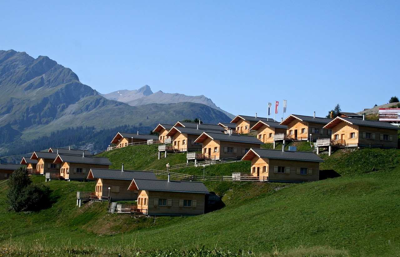 Kurortas, Urmein, Alpių Namelis, Kalnai, Šveicarija, Namelis, Alp, Kalnų Peizažas, Kraštovaizdis, Pieva