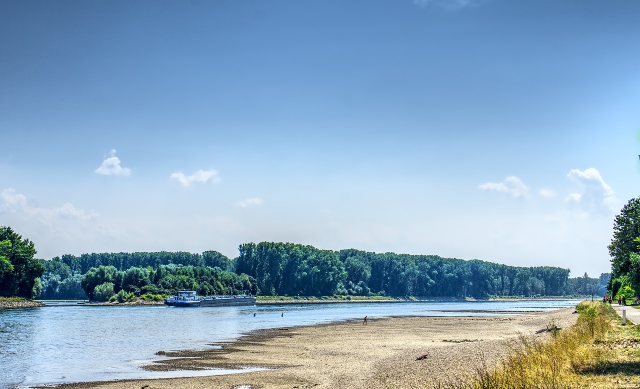 Reino,  Upė,  Atoslūgis,  Vandenys,  Sausra,  Smėlio Sekluma,  Upės Vaga,  Plaukti,  Vasara,  Saulė