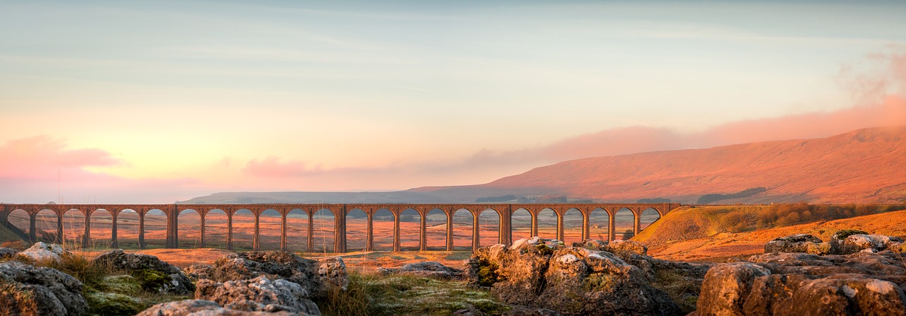 Ribabiedo Viadukas, Ribblehead, Jorkšyro Dalai, Jorkšyras, Šviesa, Saulėtekis, Auksinis, Viadukas, Tiltas, Architektūra