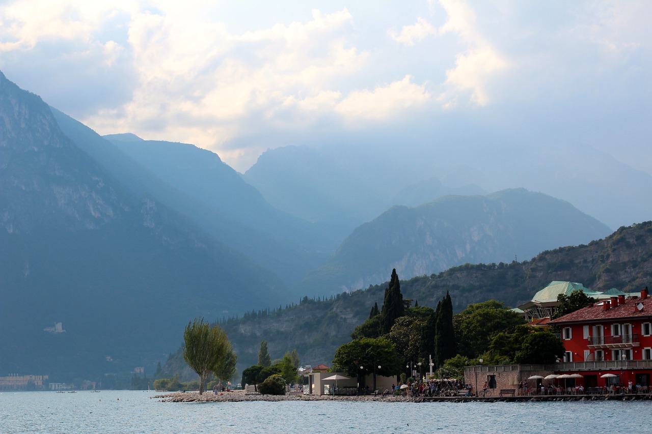 Riva Del Garda, Garda, Ežeras, Italy, Monte Brione, Nemokamos Nuotraukos,  Nemokama Licenzija