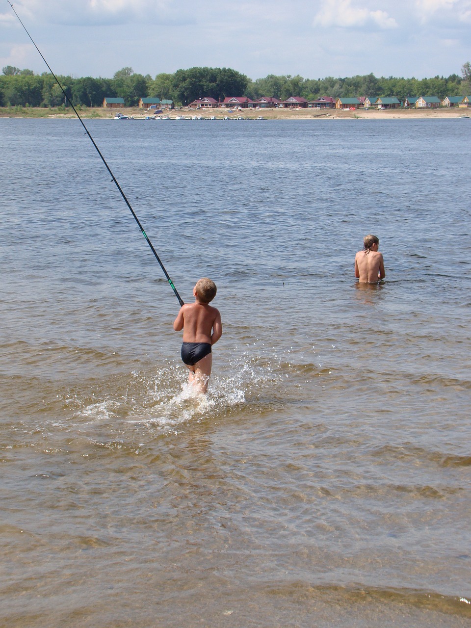 Upė, Volga, Vaikai, Maudytis, Lazdelė, Purkšti, Banga, Nemokamos Nuotraukos,  Nemokama Licenzija