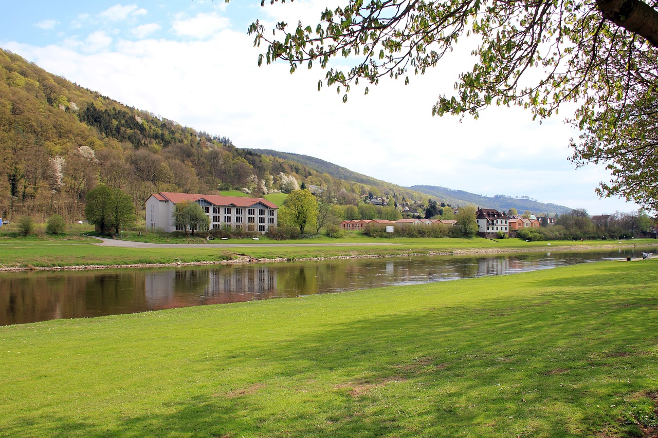 Upė, Weser, Weser Uplands, Vanduo, Vanduo Veikia, Kraštovaizdis, Pranešta, Namai, Veidrodis, Nemokamos Nuotraukos