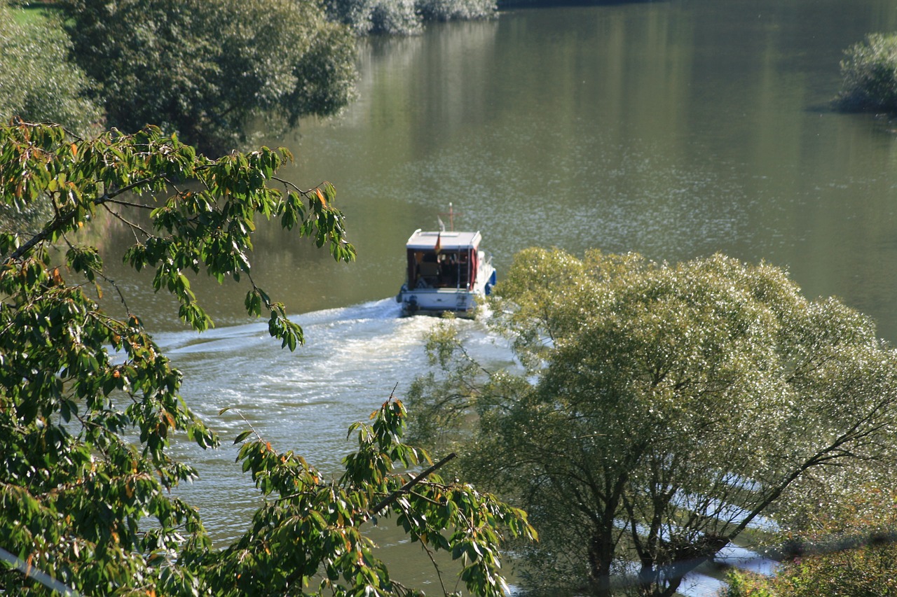 Upė, Boot, Vanduo, Gamta, Vandenys, Medžiai, Slėnis, Lahn, Geilnau, Nemokamos Nuotraukos