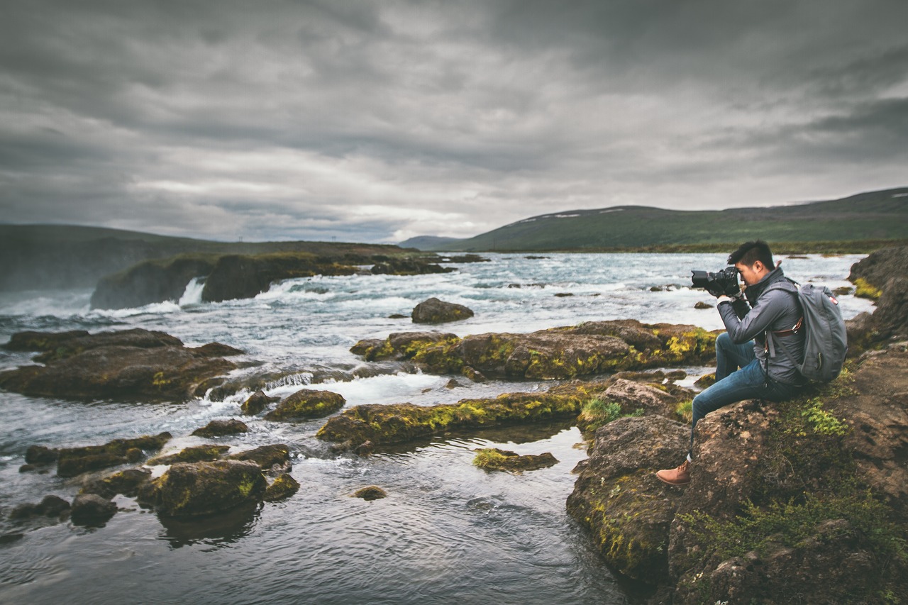 Upė, Vanduo, Akmenys, Žalias, Samanos, Žmonės, Vyras, Fotografas, Fotoaparatas, Fotografija