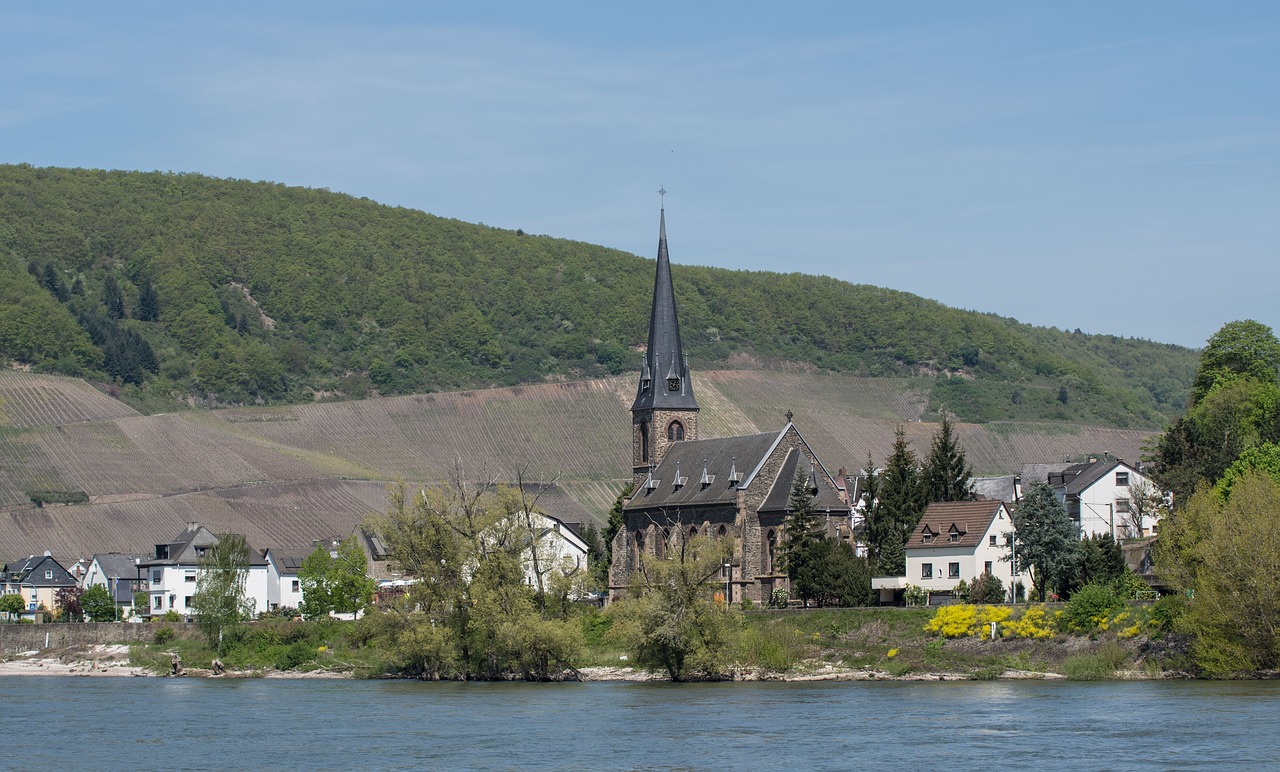 Upė,  Reino Slėnis,  Kaimas,  Bažnyčia,  Vynuogynai,  Vandenys,  Kelionė,  Gamta,  Kraštovaizdis,  Architektūra