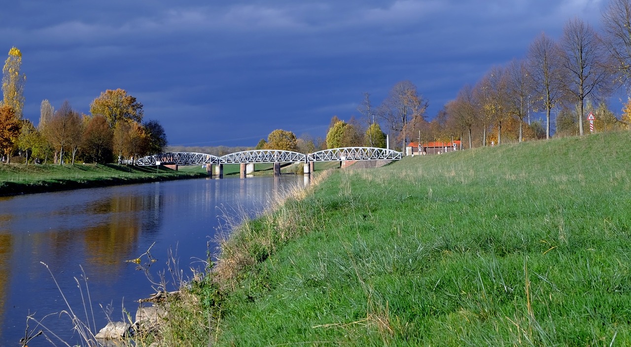 Upės Kraštovaizdis, Upė, Bankas, Kaiserstuhl, Plaukti, Nemokamos Nuotraukos,  Nemokama Licenzija